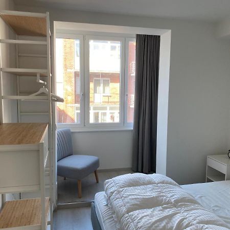 Ruim En Lichtrijk Appartement Op 100M Van Zee Te Coxyde Extérieur photo